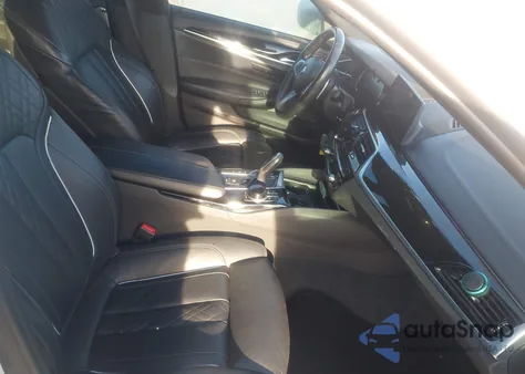 2018 BMW 530E xDrive Iperformance из США, поврежденный, VIN WBAJB1C52JB084319